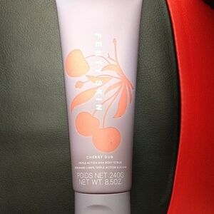 Fenty Beauty Cherry Dub Cleanser - Pink and Orange